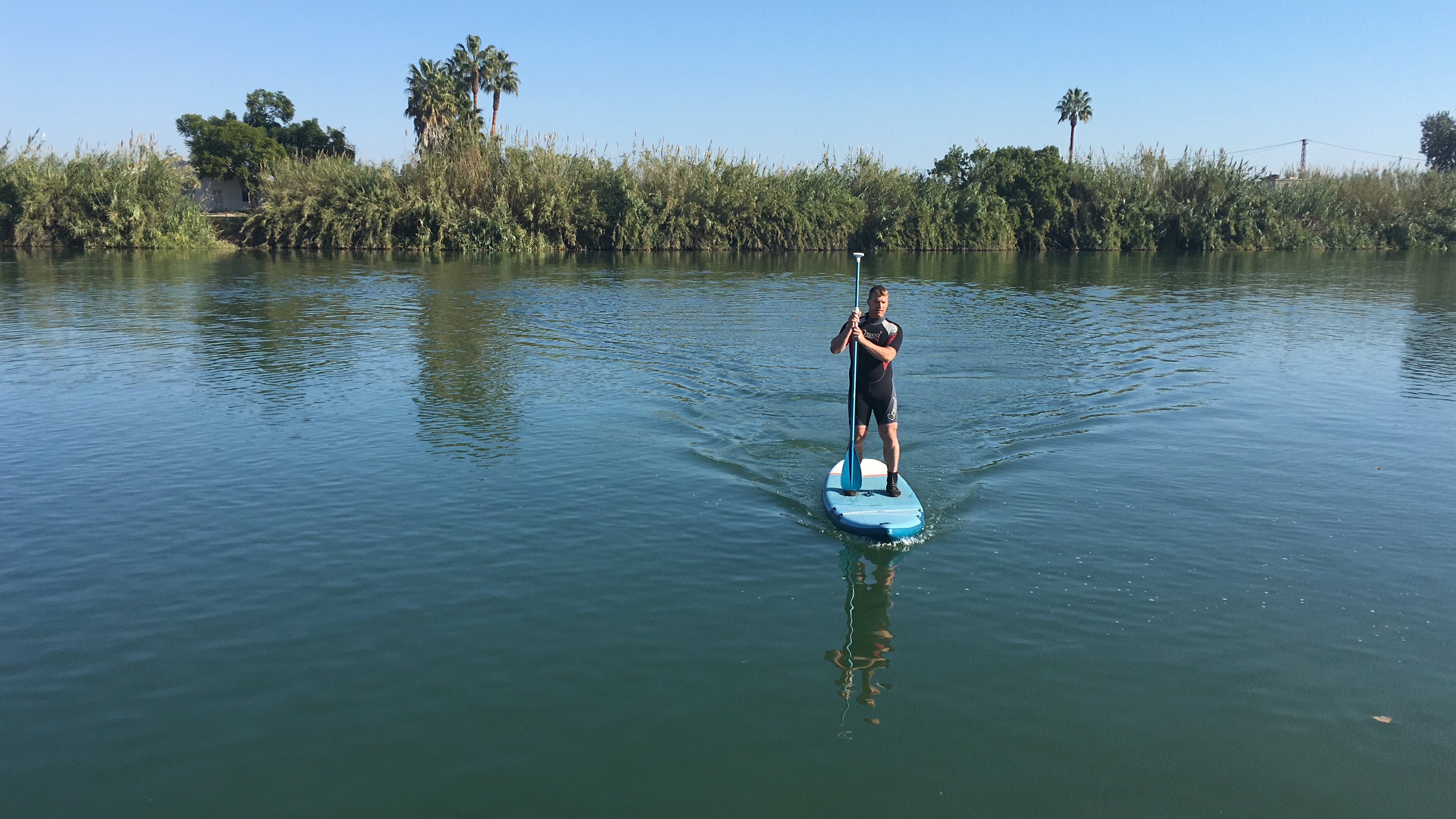 Paddle surf